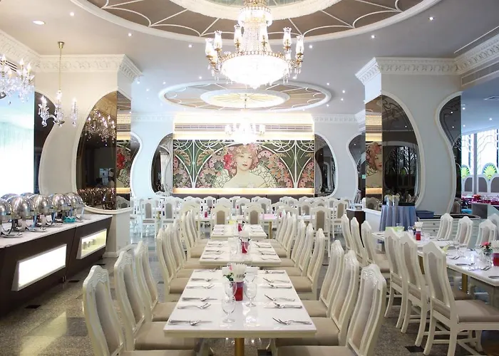 Royal Benja - Big Rooms, Family Friendly 4* Bangkok