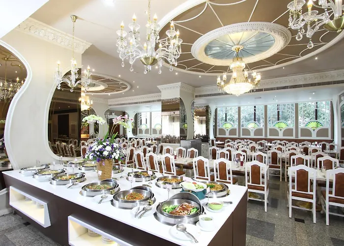 Royal Benja - Big Rooms, Family Friendly 4* Bangkok
