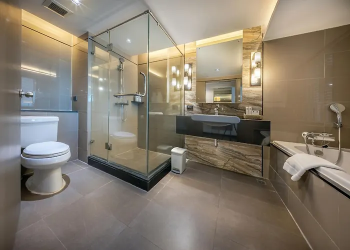 Royal Benja - Big Rooms, Family Friendly 4* Bangkok