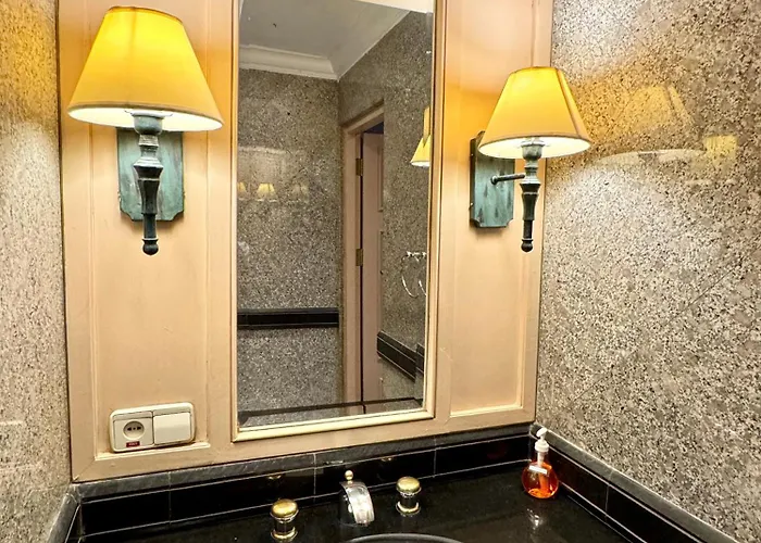 Royal Benja - Big Rooms, Family Friendly