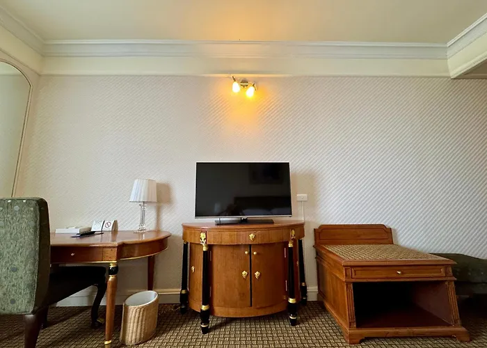 Royal Benja - Big Rooms, Family Friendly Hotel Bangkok