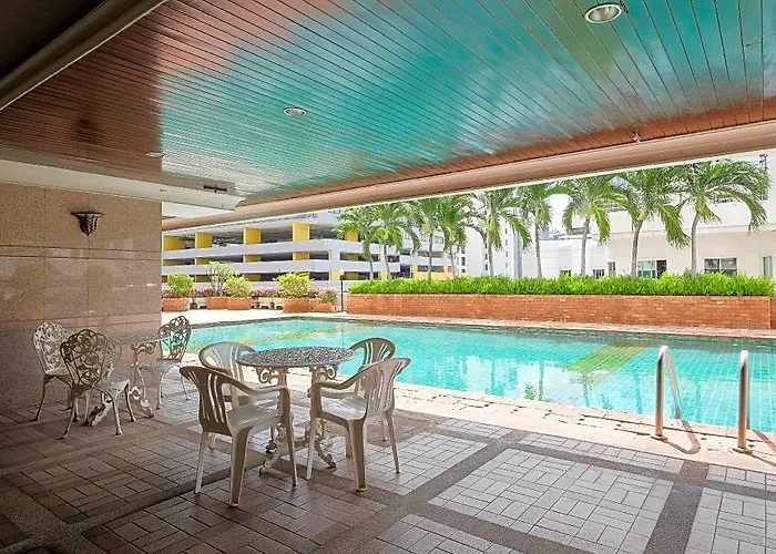 Royal Benja - Big Rooms, Family Friendly Hotel Bangkok