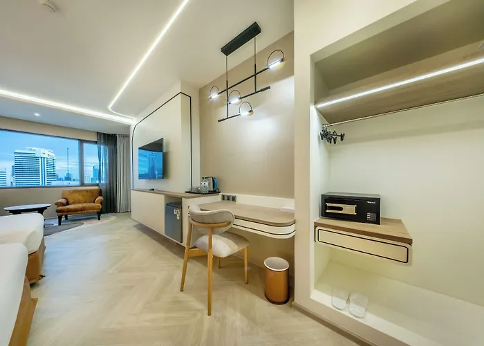 Royal Benja - Big Rooms, Family Friendly 酒店 4*