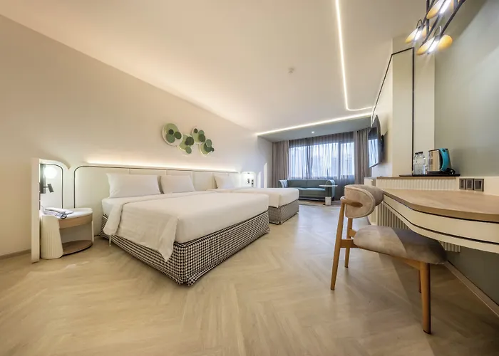 Royal Benja - Big Rooms, Family Friendly Hotel
