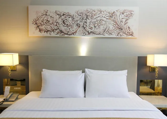 Royal Benja - Big Rooms, Family Friendly 4* Bangkok